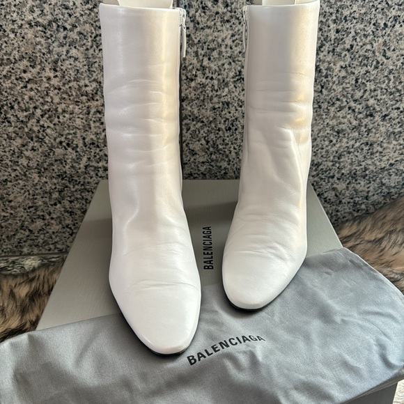 Balenciaga Logo Boots - Picture 11 of 16
